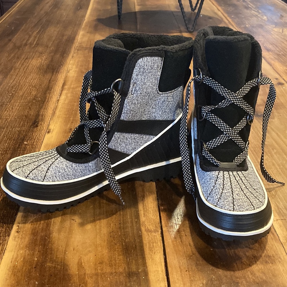 Sorel Tivoli II Lace Up Booties